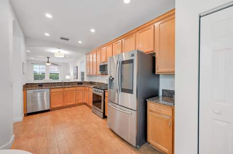 654 Castle Drive, Palm Beach Gardens FL - photo 9 of 35