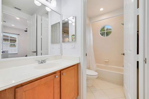 654 Castle Drive, Palm Beach Gardens FL - photo 12 of 35