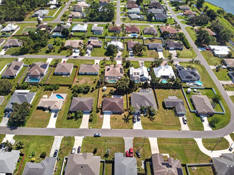 3 bedroom Single Family Residence at 1874 SW Capehart Avenue, Port St Lucie Section 7, Port St. Lucie — photo 4