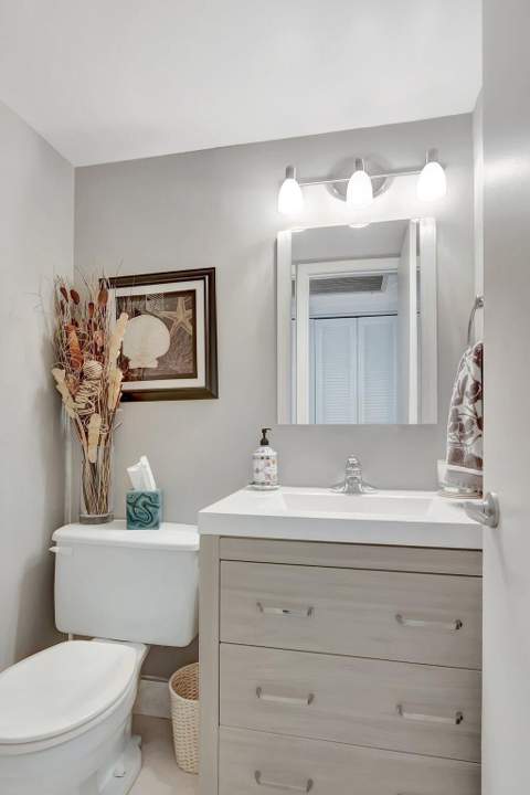 2051 Cambridge C, Deerfield Beach FL - photo 15 of 76