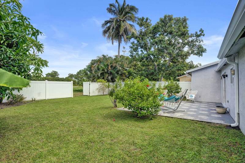 3 bedroom Single Family Residence at 5958 Triphammer Road, Lantana Homes 4, Lake Worth — photo 2