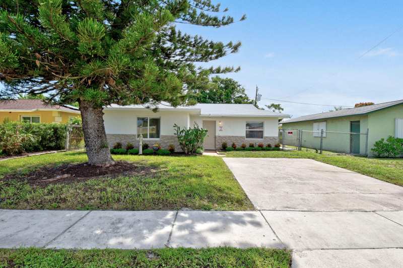 3 bedroom Single Family Residence at 1025 W 7th Street, Inlet City, Riviera Beach — photo 1
