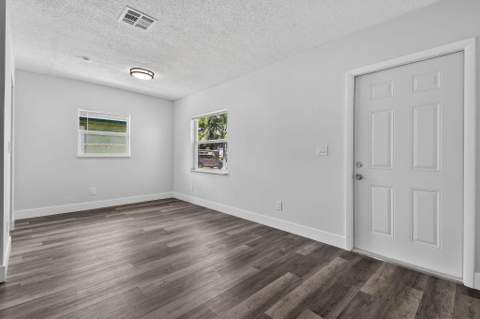 1025 W 7th Street, Riviera Beach FL - photo 15 of 31