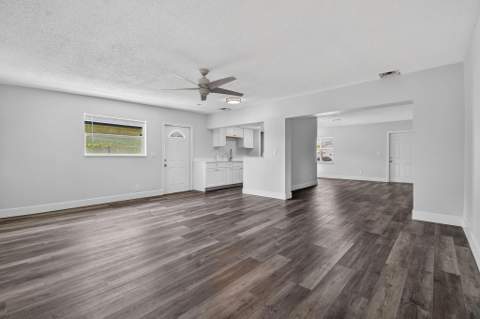 1025 W 7th Street, Riviera Beach FL - photo 6 of 31