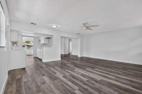 1025 W 7th Street, Riviera Beach FL - photo 7 of 31