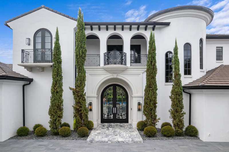 5 bedroom Single Family Residence at 111 Via Palacio, Mirasol, Palm Beach Gardens — photo 1
