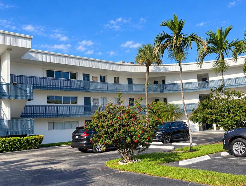 2 bedroom Condominium at 200 Waterway Drive #105, Waterway Club No 1, 2 & 8 Cond As In Dec, Lantana — photo 2