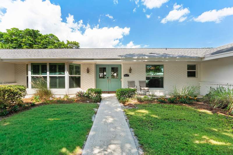 4 bedroom Single Family Residence at 817 Anchorage Drive, Country Club Addition to the Village of Npb, North Palm Beach — photo 3