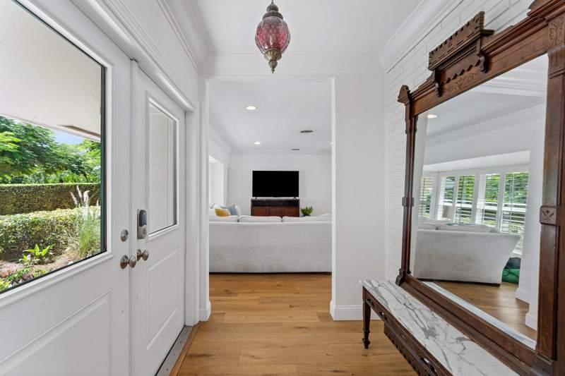 4 bedroom Single Family Residence at 817 Anchorage Drive, Country Club Addition to the Village of Npb, North Palm Beach — photo 4