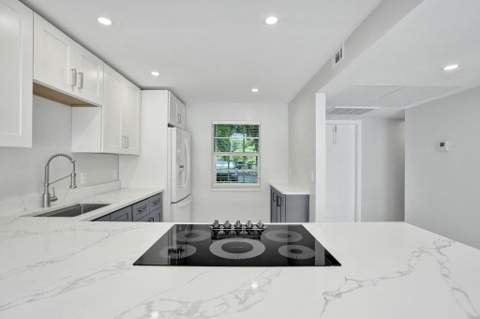 575 Oaks Lane #104, Pompano Beach FL - photo 14 of 20