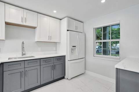 575 Oaks Lane #104, Pompano Beach FL - photo 9 of 20