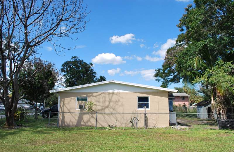 2 bedroom Single Family Residence at 1106 N 22nd Street, Sunny Acres Subdivision, Fort Pierce — photo 2