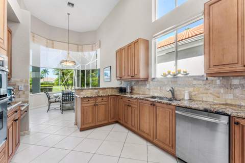 125 Windward Drive, Palm Beach Gardens FL - photo 13 of 34