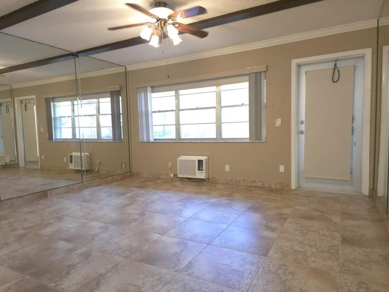 1 bedroom Condominium at 57 Camden C, Century Village, West Palm Beach — photo 2