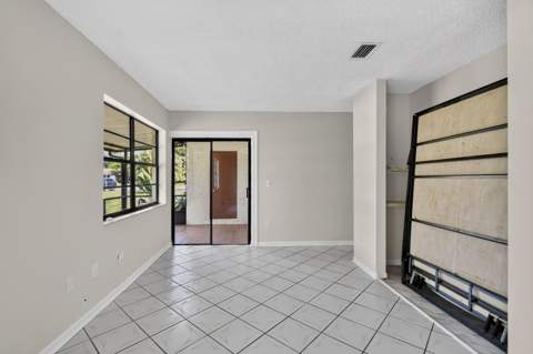 72 Conaskonk Circle, Royal Palm Beach FL - photo 24 of 58