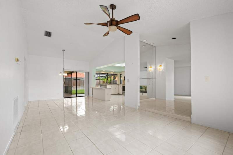3 bedroom Single Family Residence at 10407 NW 7th Street, Nob Hill Estates 2 Sec, Plantation — photo 5