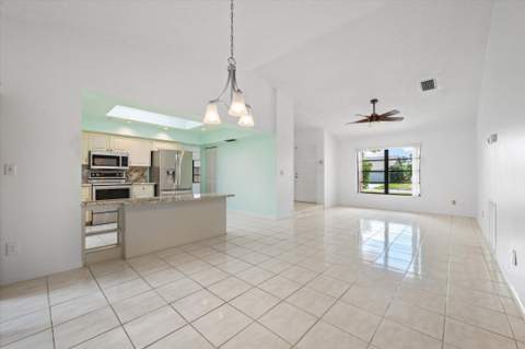 10407 NW 7th Street, Plantation FL - photo 7 of 39