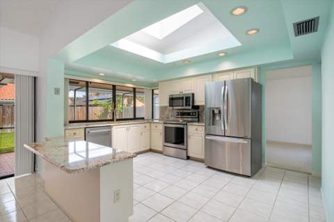 10407 NW 7th Street, Plantation FL - photo 8 of 39