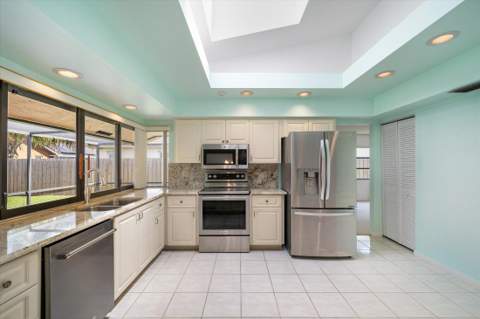 10407 NW 7th Street, Plantation FL - photo 9 of 39