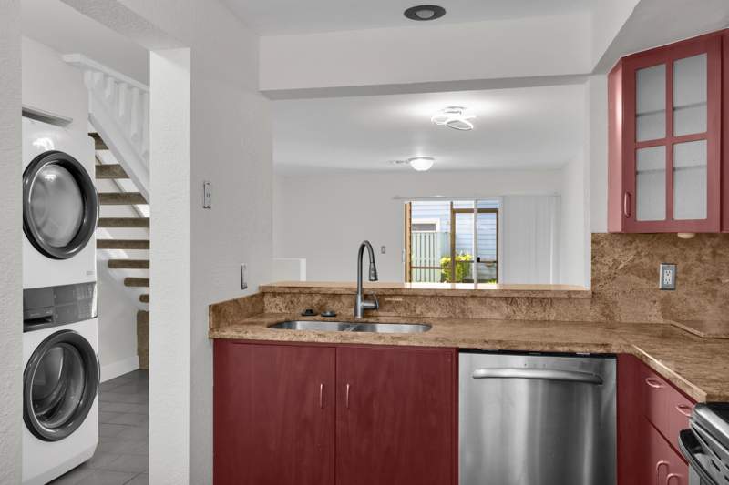 2 bedroom Townhouse at 2164 Champions Way, Rock Island Land Corp, North Lauderdale — photo 2