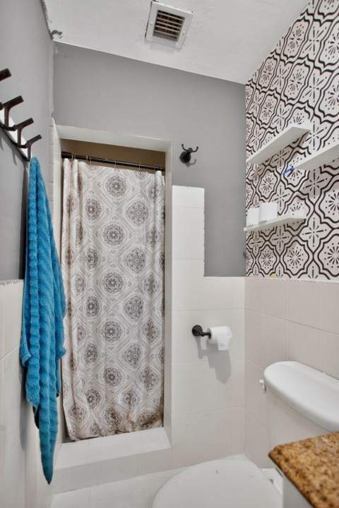5433 NE 5th Avenue, Oakland Park FL - photo 20 of 38