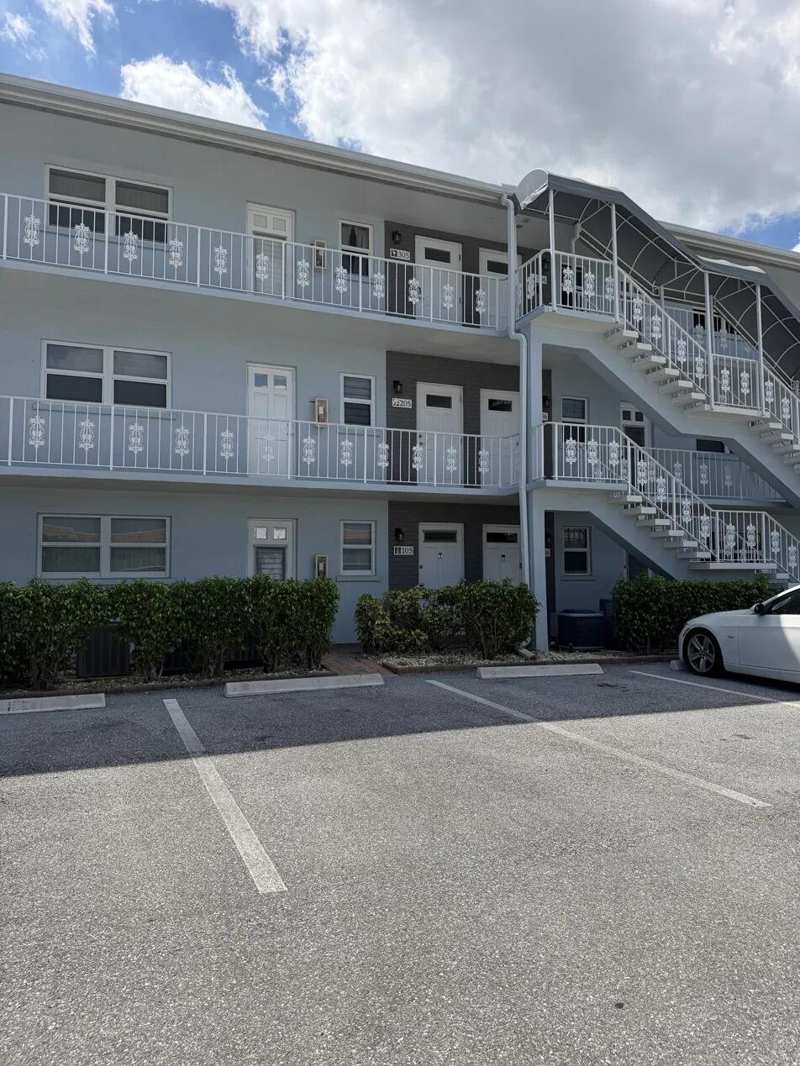 2 bedroom Condominium at 120 Lehane Terrace #105, Sandpiper Condo, North Palm Beach — photo 1