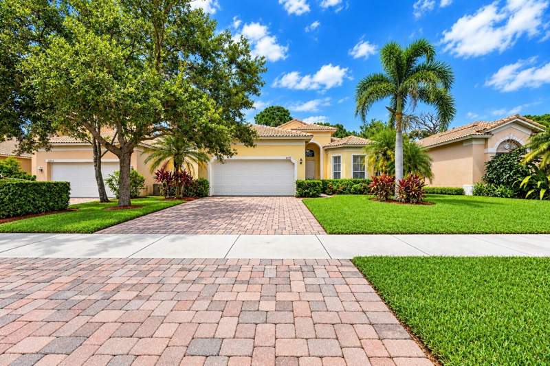 5 bedroom Single Family Residence at 6128 Spring Lake Terrace, Portofino Shores, Fort Pierce — photo 2