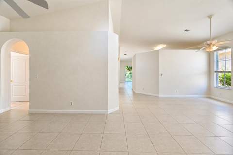 6128 Spring Lake Terrace, Fort Pierce FL - photo 6 of 32