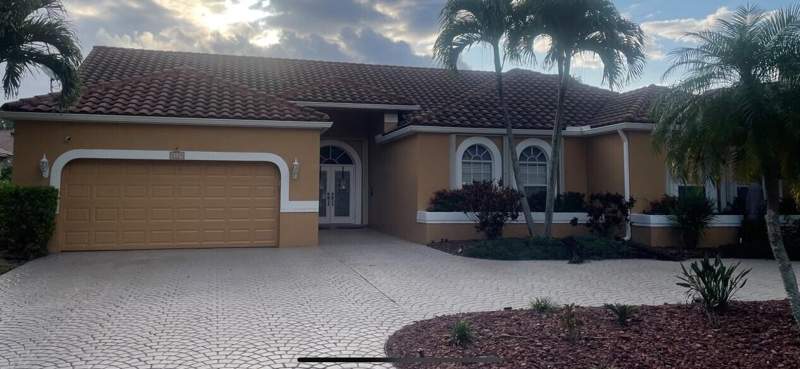 4 bedroom Single Family Residence at 2129 Sea Pines Way, Eagle Point, Coral Springs — photo 2