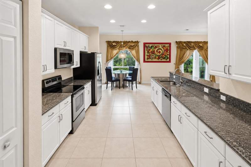 5 bedroom Single Family Residence at 10134 Boca Vista Drive, Boca Vista, Boca Raton — photo 3