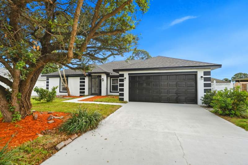4 bedroom Single Family Residence at 942 SW John Maccormack Terrace, Port St Lucie Section 12, Port St. Lucie — photo 3