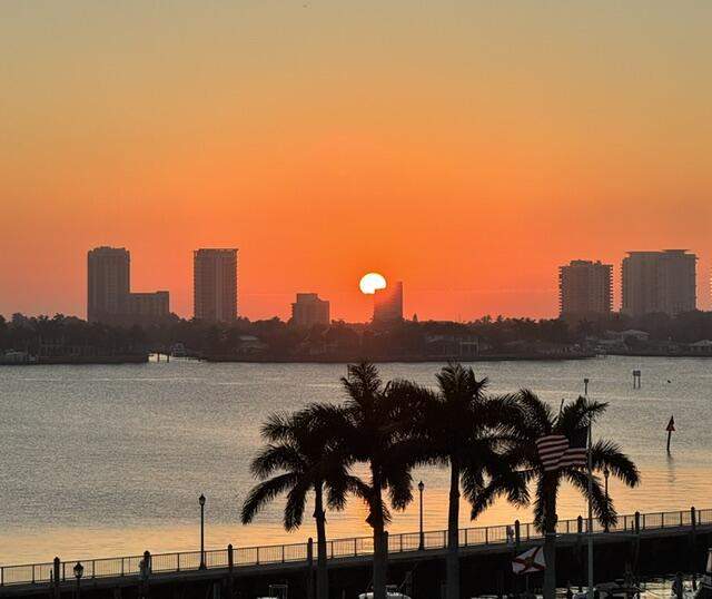 2 bedroom Condominium at 220 Lake Shore Drive #503, Nautilus 220 Condo, Lake Park — photo 2