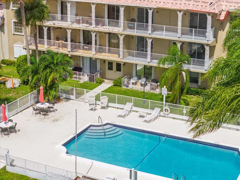 3 bedroom Townhouse at 495 SE 8th Street #242, Brookfiels Garden, Deerfield Beach — photo 1