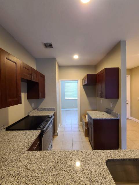 1228 Lucaya Drive, Riviera Beach FL - photo 6 of 32