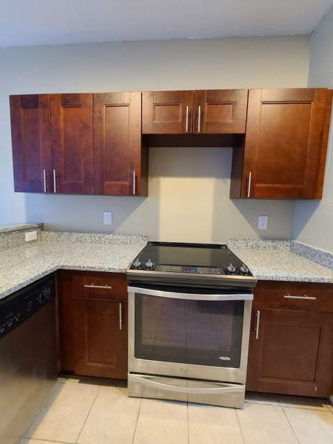 1228 Lucaya Drive, Riviera Beach FL - photo 7 of 32