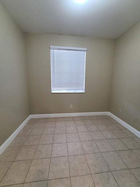 1228 Lucaya Drive, Riviera Beach FL - photo 9 of 32