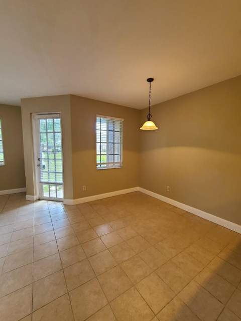 1228 Lucaya Drive, Riviera Beach FL - photo 11 of 32