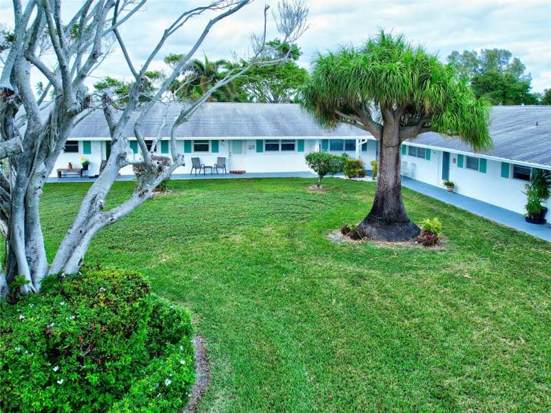 2 bedroom Condominium at 400 SW Golfview Terrace #111, Leisureville Golf View Condo, Boynton Beach — photo 1