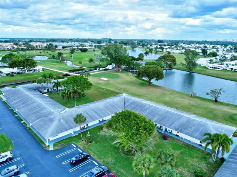2 bedroom Condominium at 400 SW Golfview Terrace #111, Leisureville Golf View Condo, Boynton Beach — photo 3