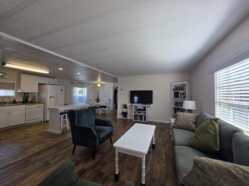2 bedroom Manufactured Home at 14 Arboles Lane, Spanish Lakes Riverfront, Port St. Lucie — photo 3