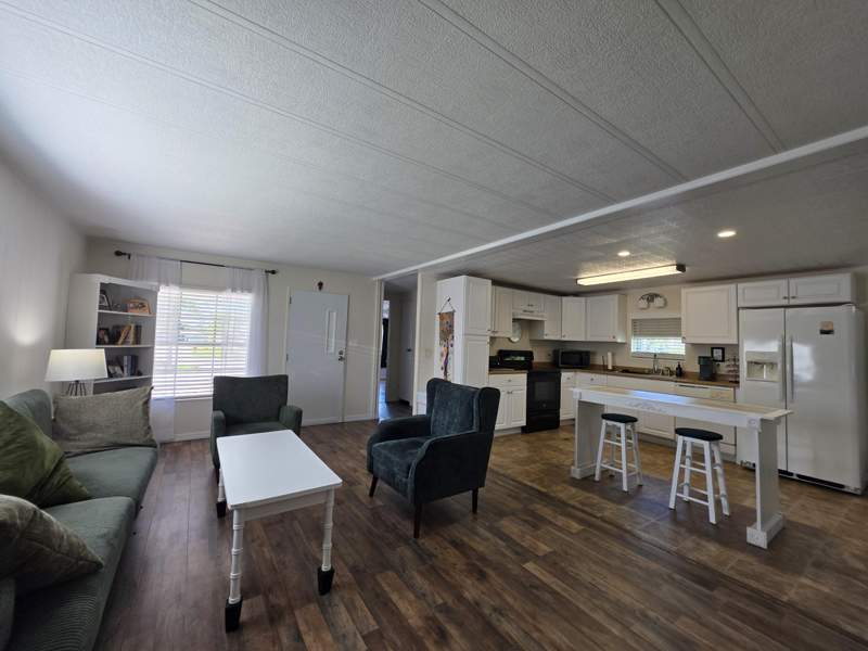 2 bedroom Manufactured Home at 14 Arboles Lane, Spanish Lakes Riverfront, Port St. Lucie — photo 4