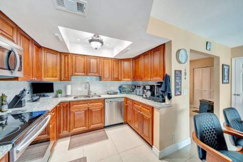 6224 SW 7th Street, Margate FL - photo 8 of 74
