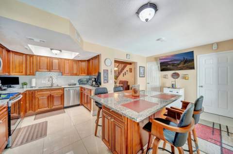 6224 SW 7th Street, Margate FL - photo 9 of 74