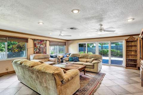645 Ibis Drive, Delray Beach FL - photo 12 of 38