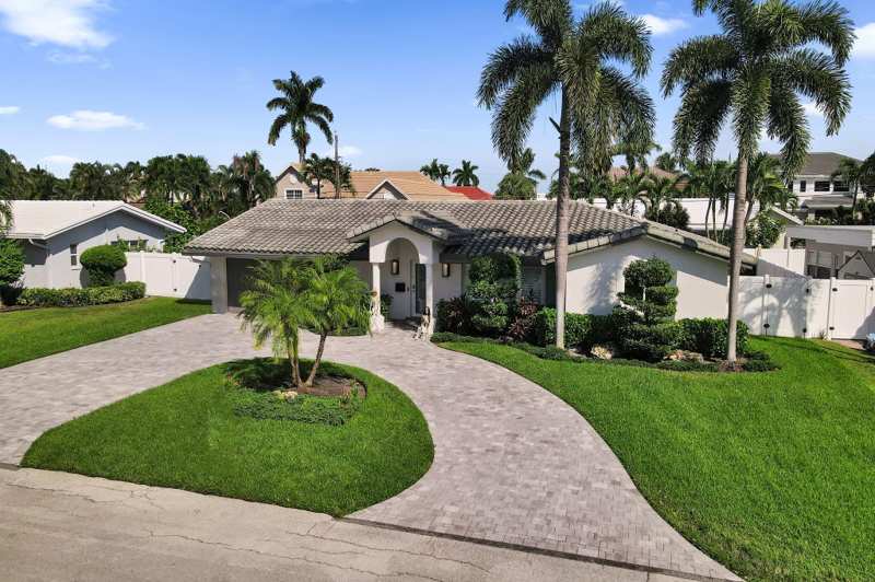 4 bedroom Single Family Residence at 4200 NE 22nd Terrace, Venetian Isles 3rd Sec, Lighthouse Point — photo 1