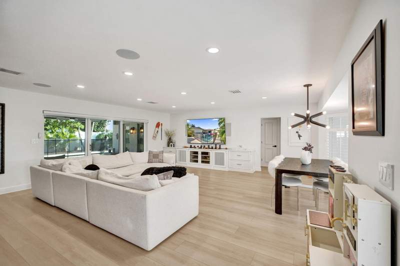 4 bedroom Single Family Residence at 4200 NE 22nd Terrace, Venetian Isles 3rd Sec, Lighthouse Point — photo 2