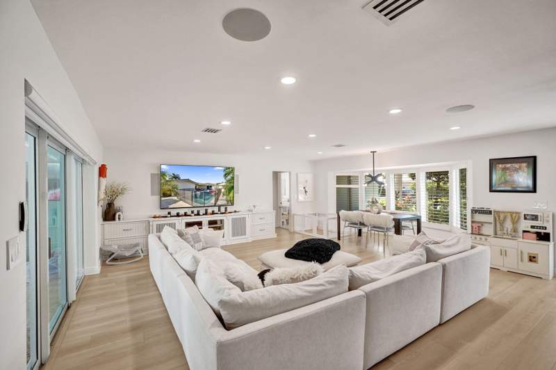 4 bedroom Single Family Residence at 4200 NE 22nd Terrace, Venetian Isles 3rd Sec, Lighthouse Point — photo 3
