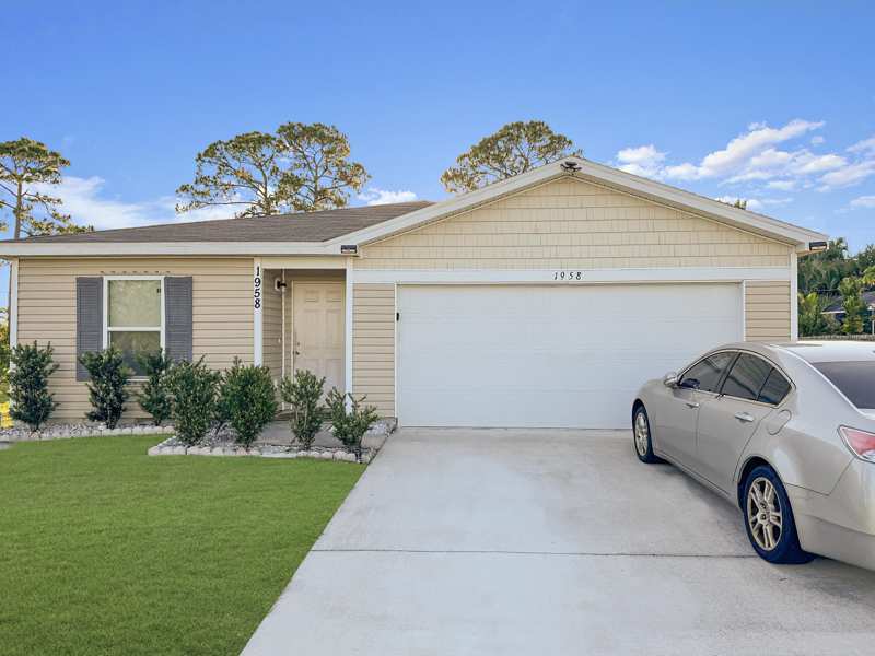 4 bedroom Single Family Residence at 1958 SE Floresta Drive, Port St Lucie Section 10, Port St. Lucie — photo 1