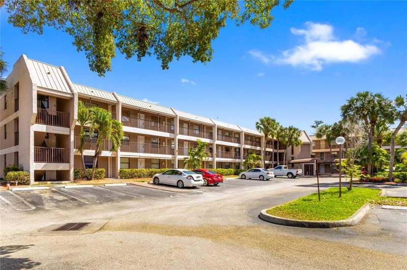 3 bedroom Condominium at 8751 Shadow Wood Boulevard #102, Ramblewood Court, Coral Springs — photo 2