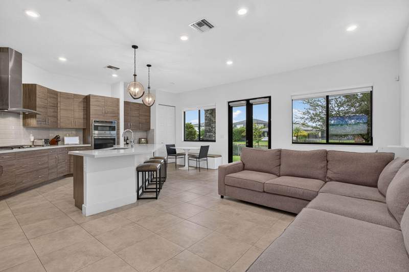 4 bedroom Single Family Residence at 10785 Pacifica Way, Triple H Ranch Plat, Parkland — photo 4